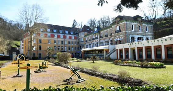 Les Thermes & Spa Évaux-les-Bains Avant